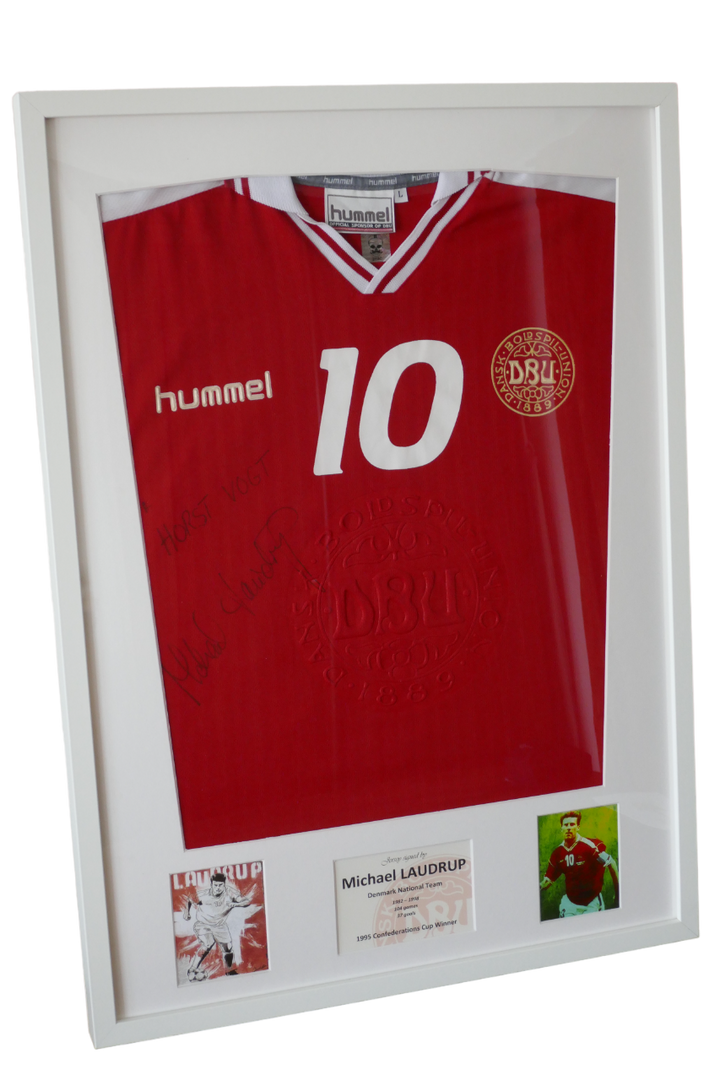 Danemark 1998 - Michael Laudrup - Maillot signé et Encadré _ #00959