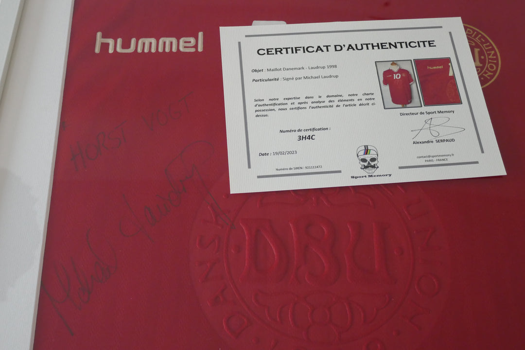 Danemark 1998 - Michael Laudrup - Maillot signé et Encadré _ #00959