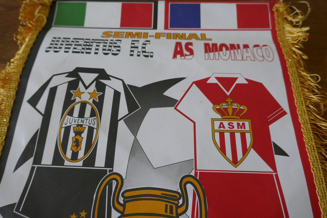 Fanion Juve - Collection officielle JUVENTUS TURIN - Taille 14 x 17 cm Fanion Juve - Collection officielle JUVENTUS TURIN - Taille 14 x 17 cm