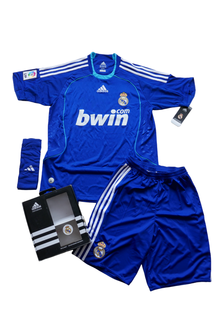 Real madrid - Coffret Maillot Short Chaussettes 2008/09 _ (16ans) #02852