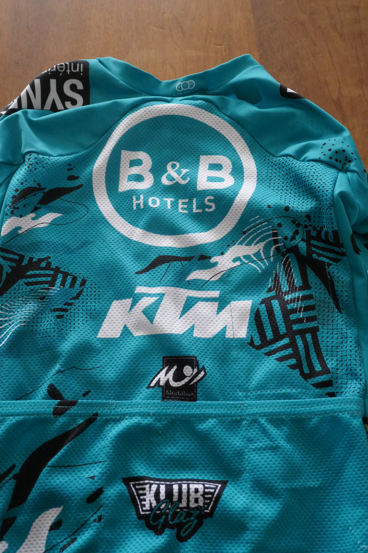 B & B Hotels-KTM 2022 - Axel Laurance - Combinaison portée et signée _ (S) #03321