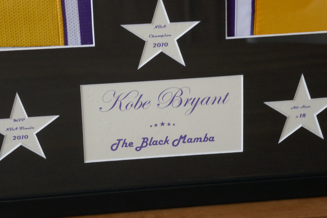 Los Angeles Lakers - Kobe Bryant - Maillots encadrés _ #02341 & #02744