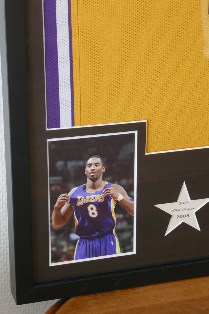 Los Angeles Lakers - Kobe Bryant - Maillots encadrés _ #02341 & #02744