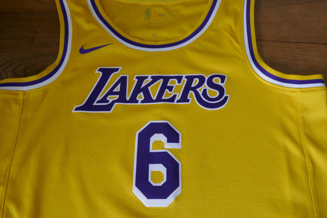 Los Angeles Lakers 2021/25 - Lebron James - Maillot _ (S) #03831