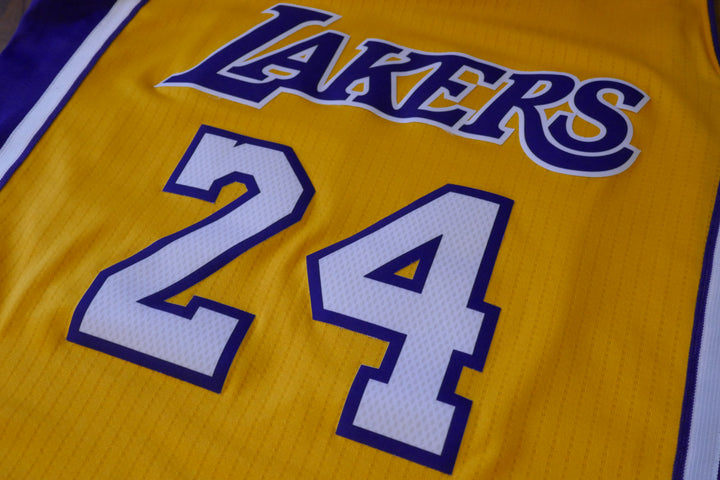 Los Angeles Lakers 2006/16 - Kobe Bryant - Maillot _ (S) #03993