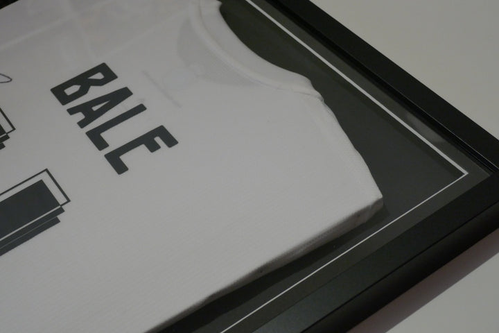 Real Madrid 2015/16 - Gareth Bale - Maillot signé et Encadré _ #00973