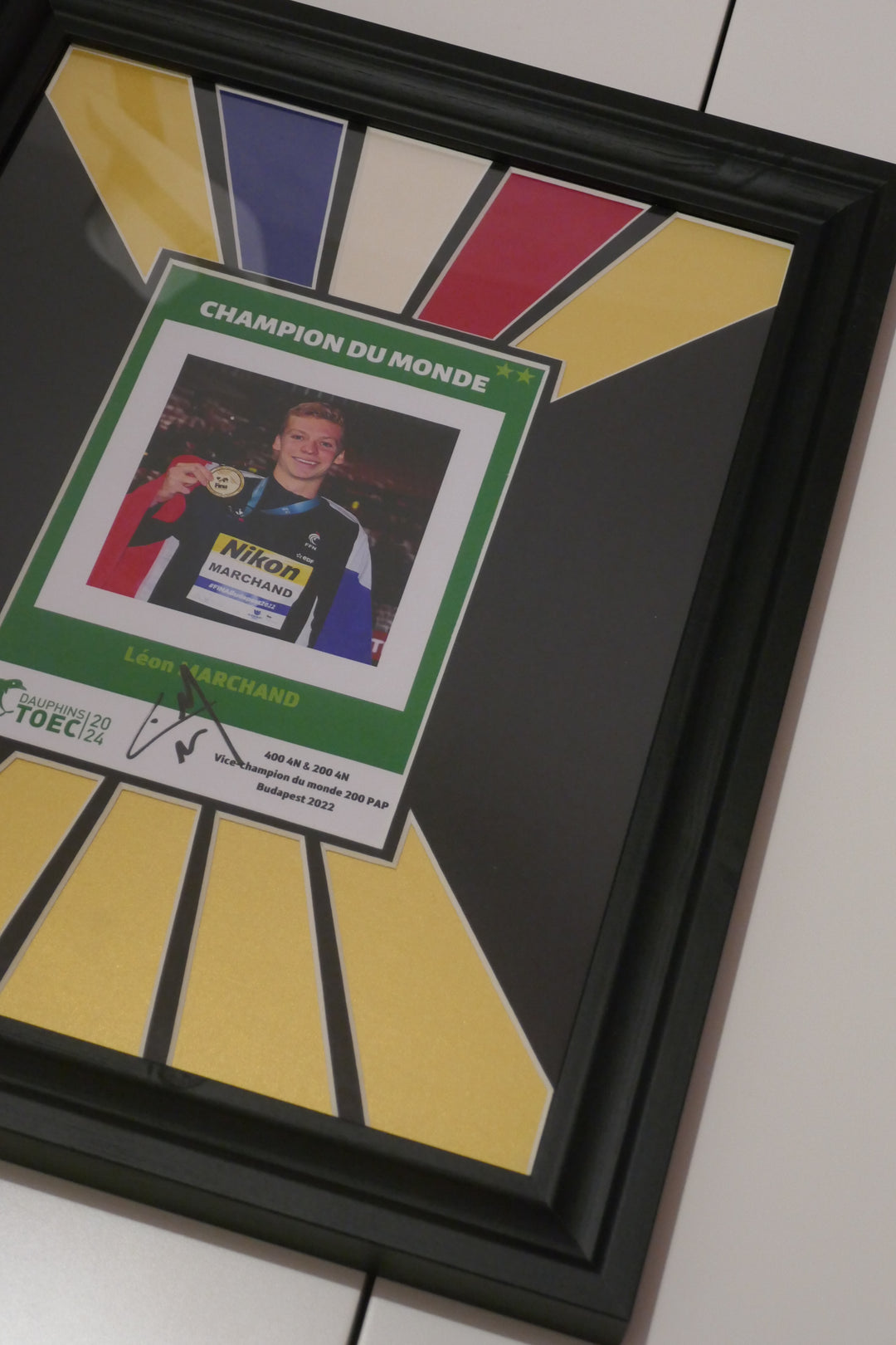 Natation - Léon Marchand - Carte signée et Encadrée _ #03319