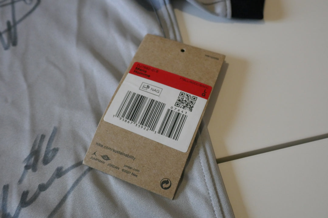 Paris Saint Germain 2022/23 - Maillot Signé par l'équipe _ (L) #03686