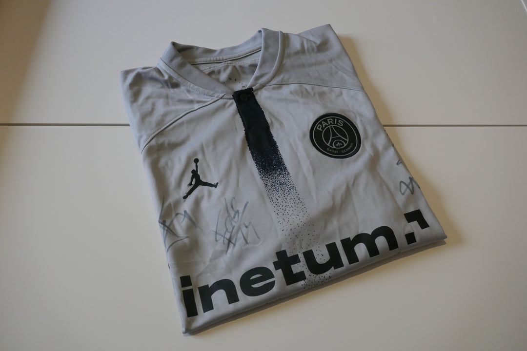 Paris Saint Germain 2022/23 - Maillot Signé par l'équipe _ (L) #03686