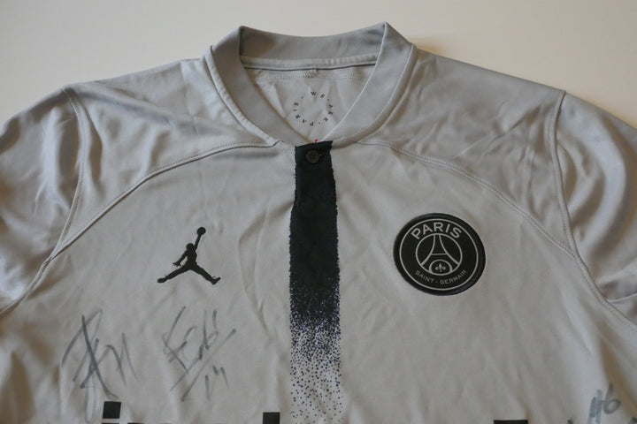 Paris Saint Germain 2022/23 - Maillot Signé par l'équipe _ (L) #03687
