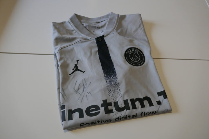 Paris Saint Germain 2022/23 - Maillot Signé par l'équipe _ (L) #03687