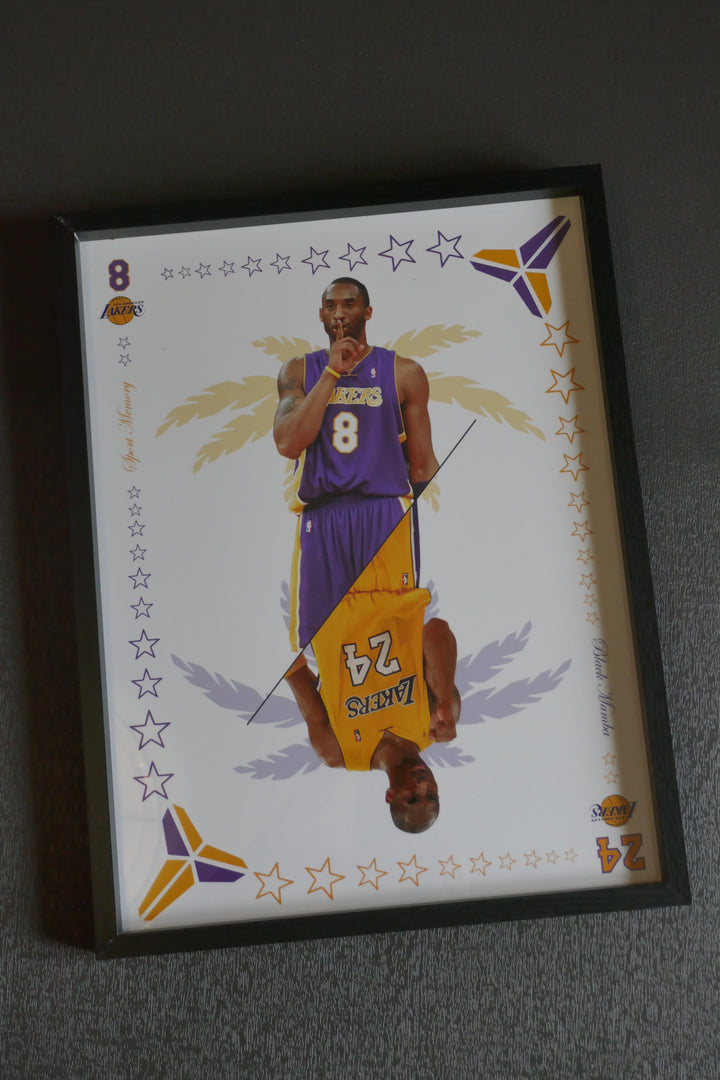 Kobe Bryant - Carte de jeu - Cadre noir _ (30x40)