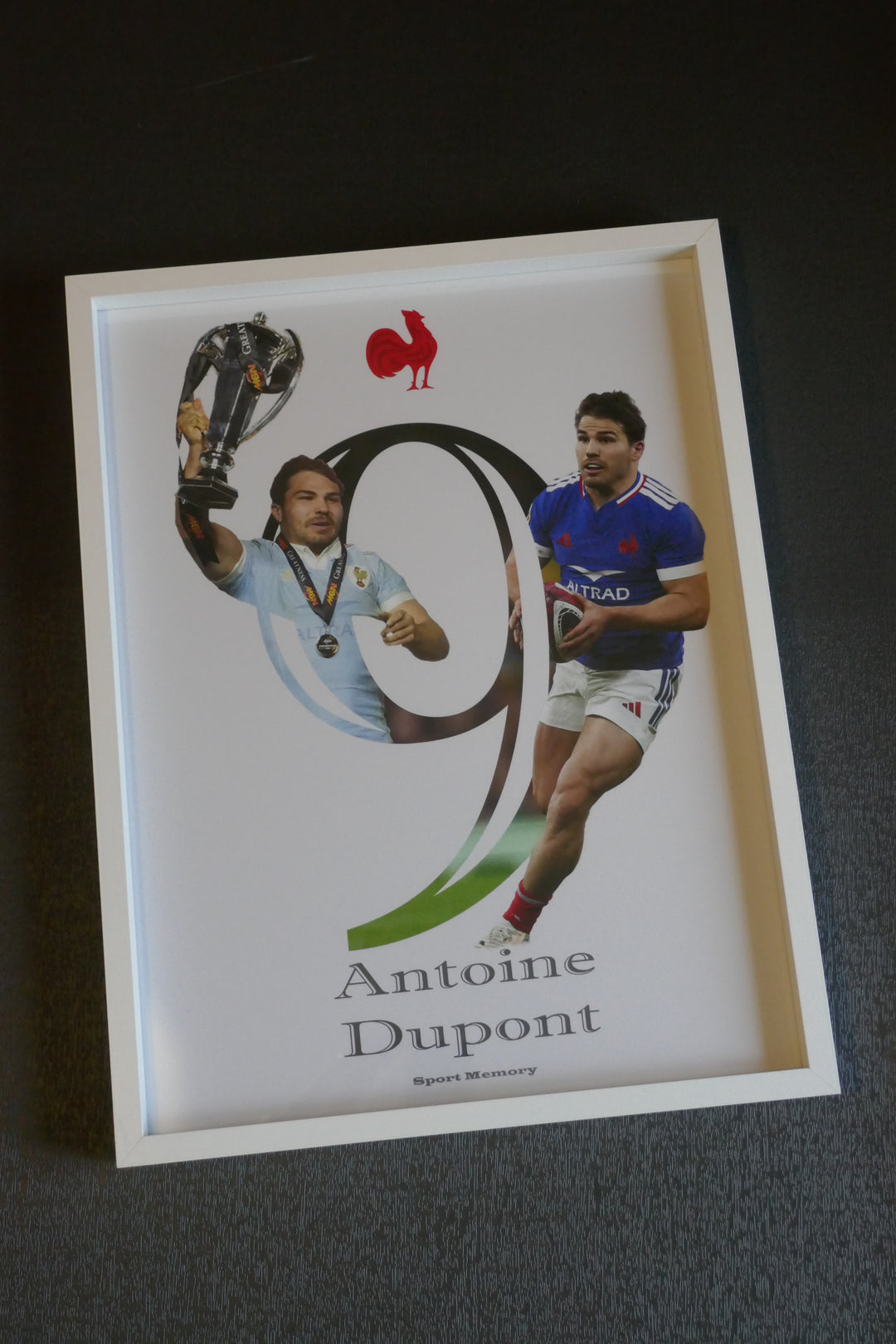 Antoine Dupont - Numéro 9 - Cadre blanc _ (30x40)